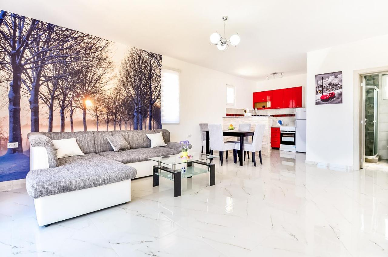 Four Seasons Apartments Cattaro Esterno foto