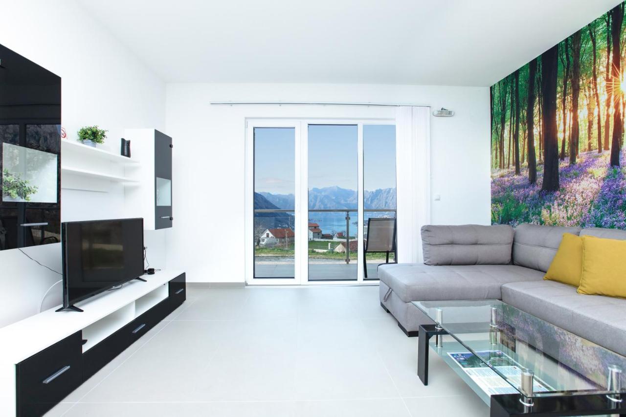 Four Seasons Apartments Cattaro Esterno foto