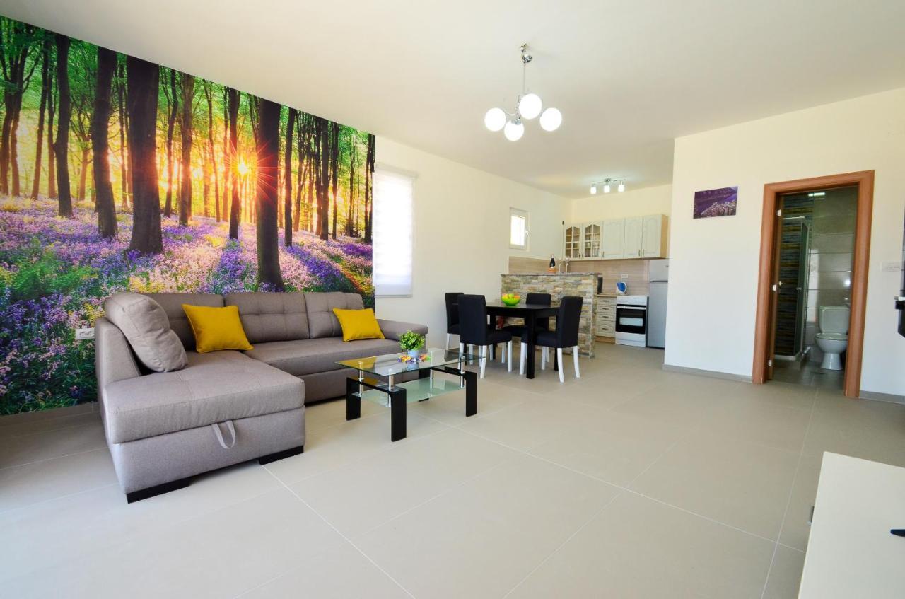 Four Seasons Apartments Cattaro Esterno foto